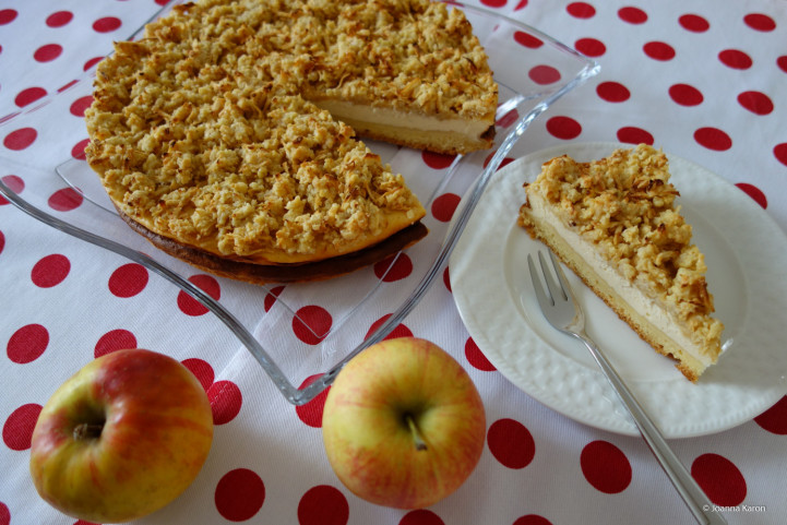 Käsekuchen mit Apfelstreuseln