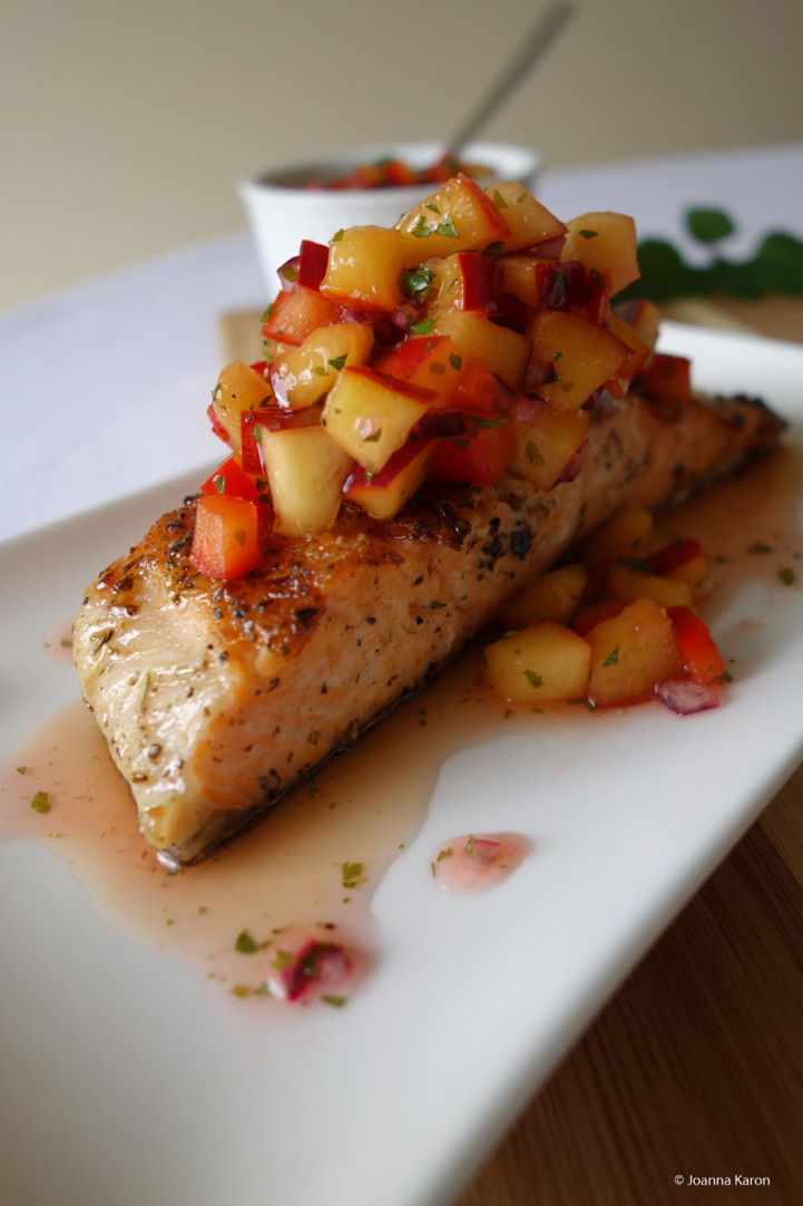 Gegrillter Lachs mit Nektarinen-Chili-Salsa - Die Küchenzuckerschnecke