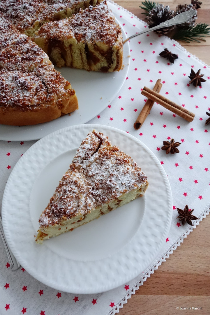 Weihnachtlicher Rosenkuchen