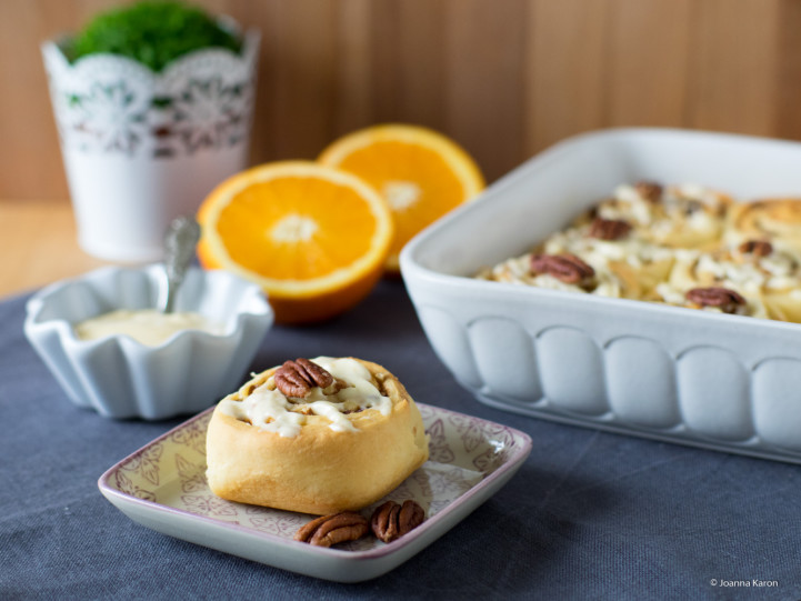 Pecannuss-Schnecken mit Orangen-Frosting