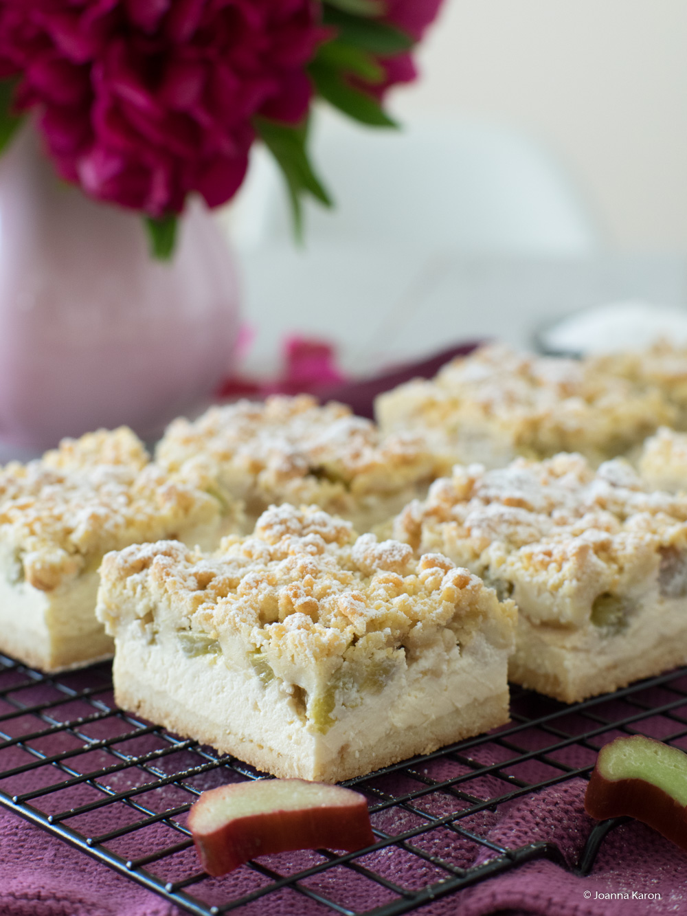 Rhabarber-Käsekuchen mit Streusel - Die Küchenzuckerschnecke