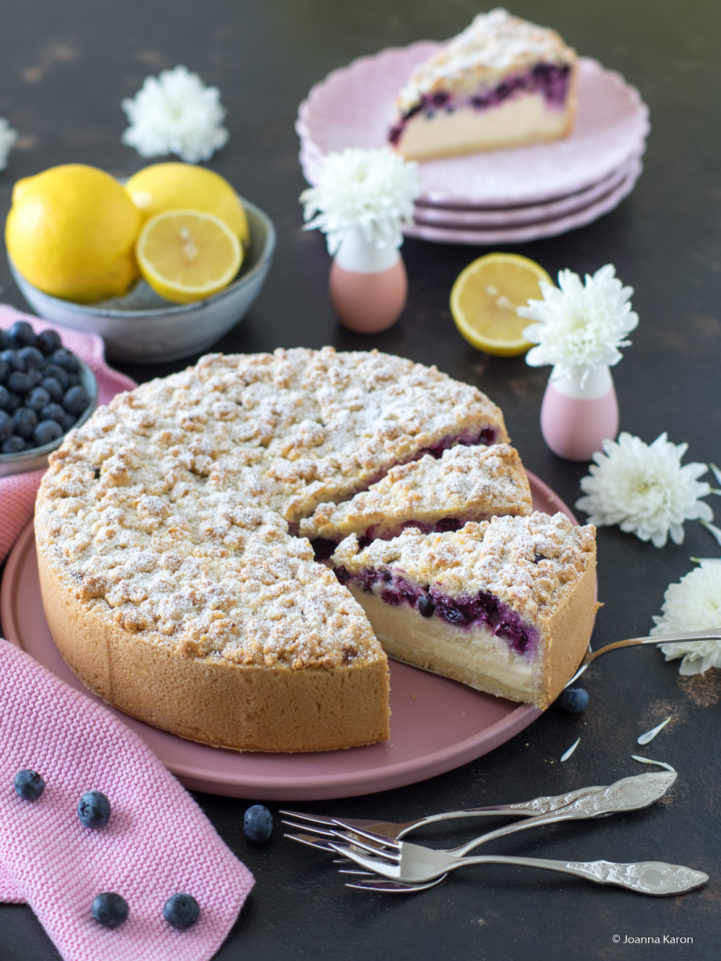 Zitroniger Heidelbeer-Käsekuchen mit Zitronenstreuseln - Die ...